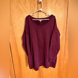 Oversized burgundy V-neck extra long sweatshirt with pockets, size 1x